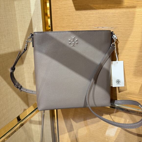 Last 2 ‼️Tory Burch 170475 Thea Swingpack Crossbody Wild Mushroom $450 - Picture 12 of 16